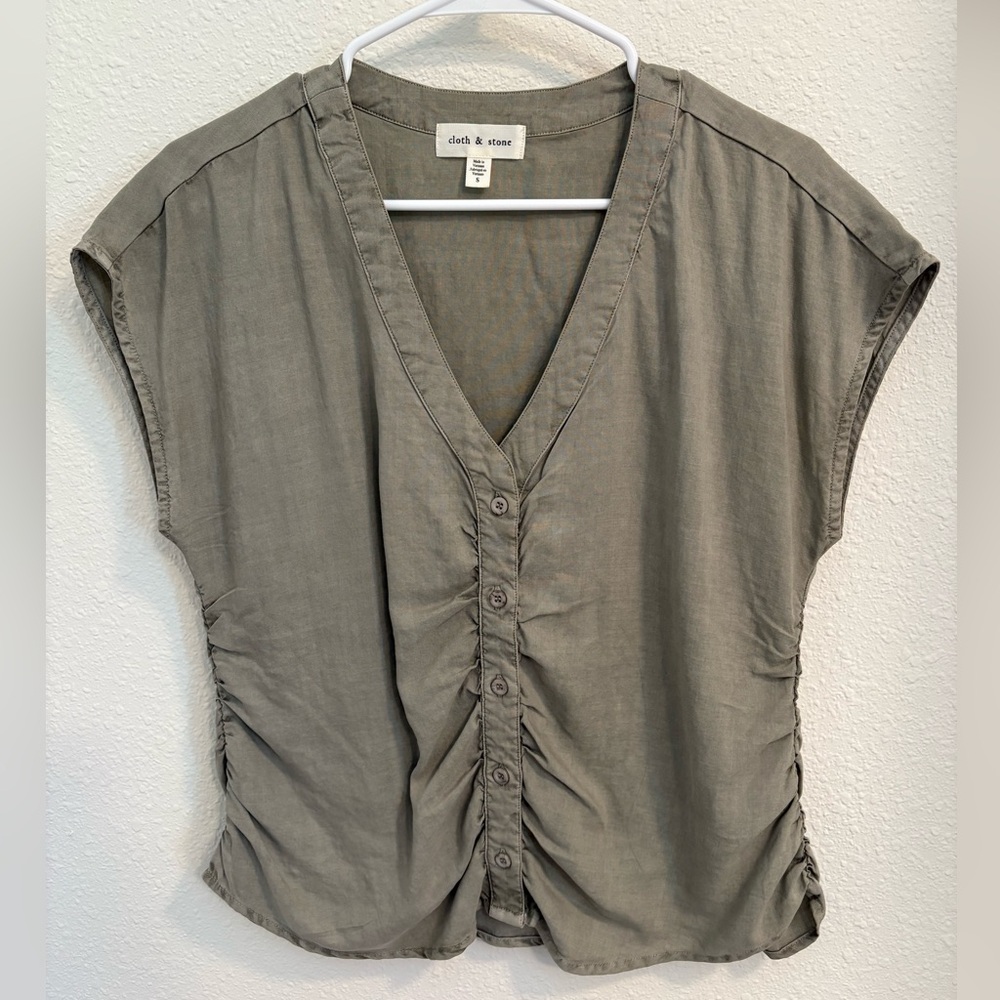 Cloth & Stone Short Sleeve Shirred Top - Small